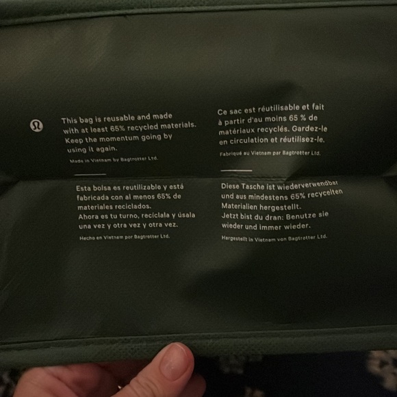 Large green lululemon bag - Picture 3 of 3